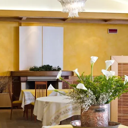 Roma Hotel 3*