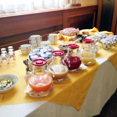 Roma Hotel 3*
